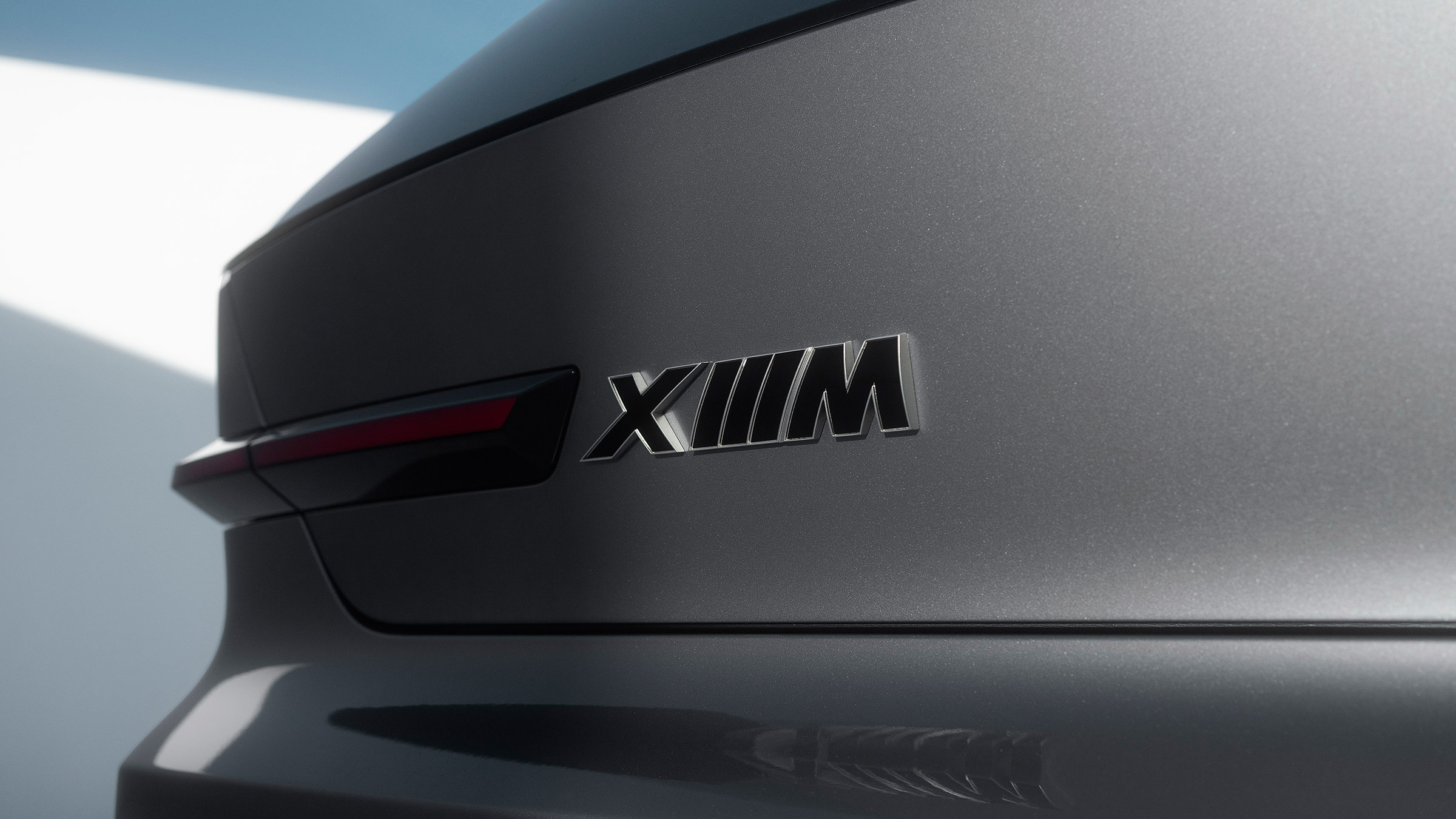 BMW XM Concept – rear badge