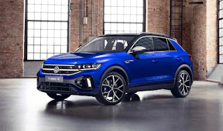 2022 Volkswagen T-Roc R – front quarter