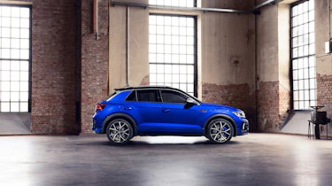 2022 Volkswagen T-Roc R – profile