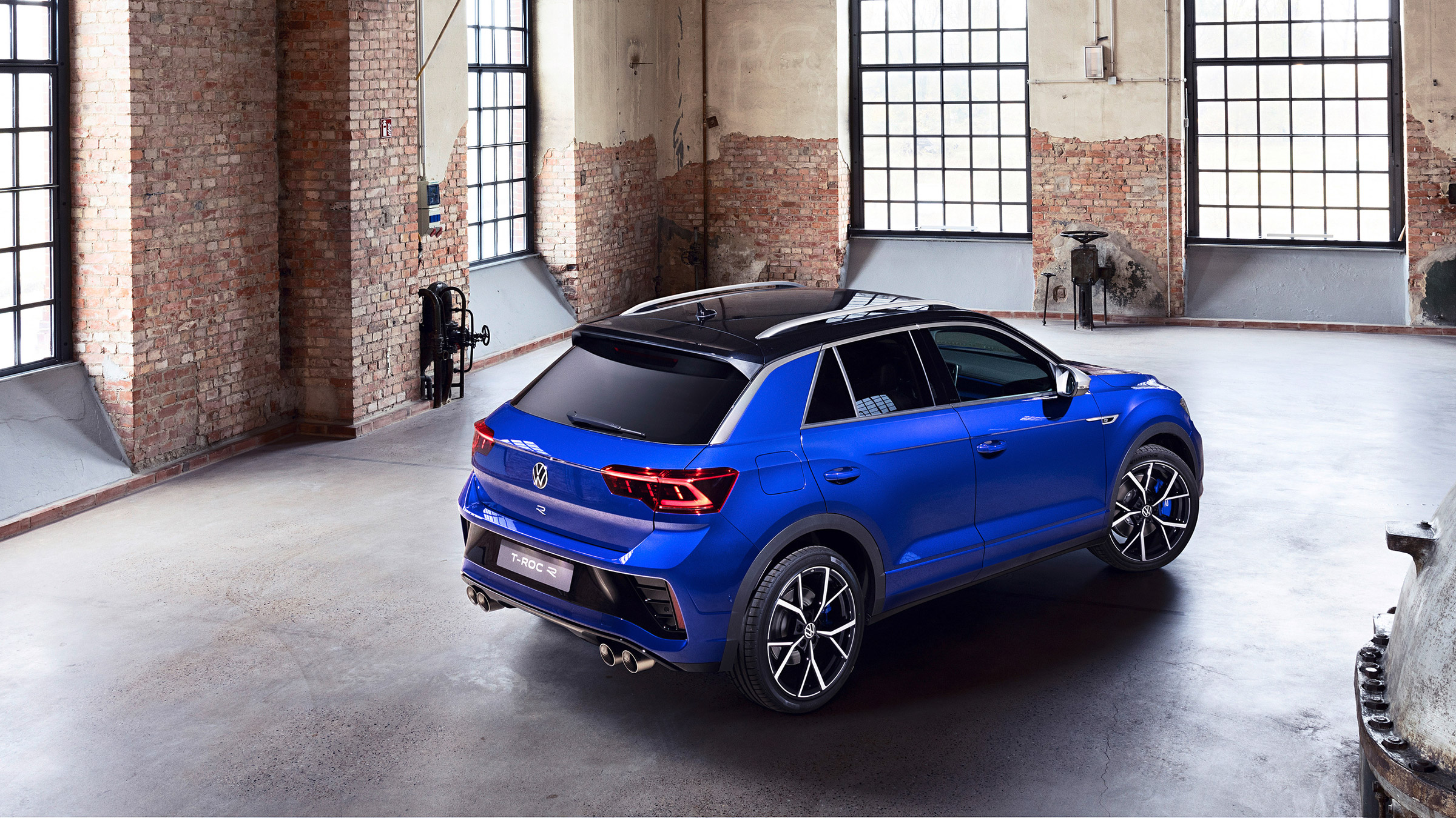 2022 Volkswagen T-Roc R – rear quarter a