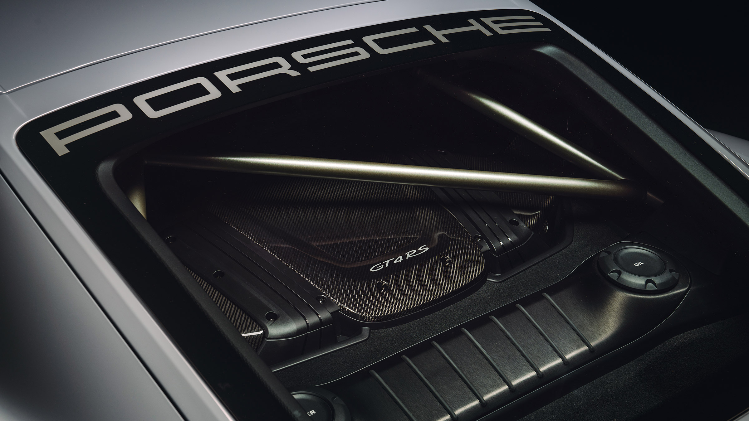 Porsche Cayman GT4 RS – dark rear window