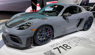 Cayman GT4 live