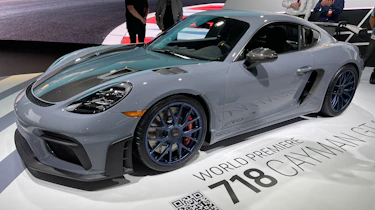 Cayman GT4 live