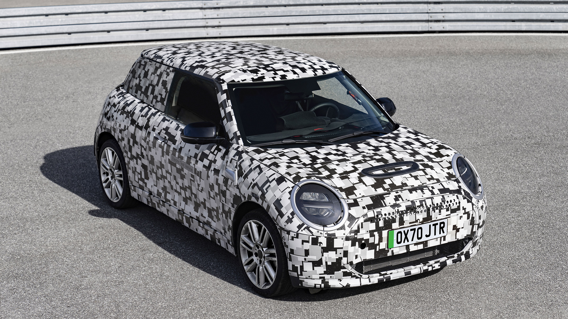 new Mini EV three-door – front quarter
