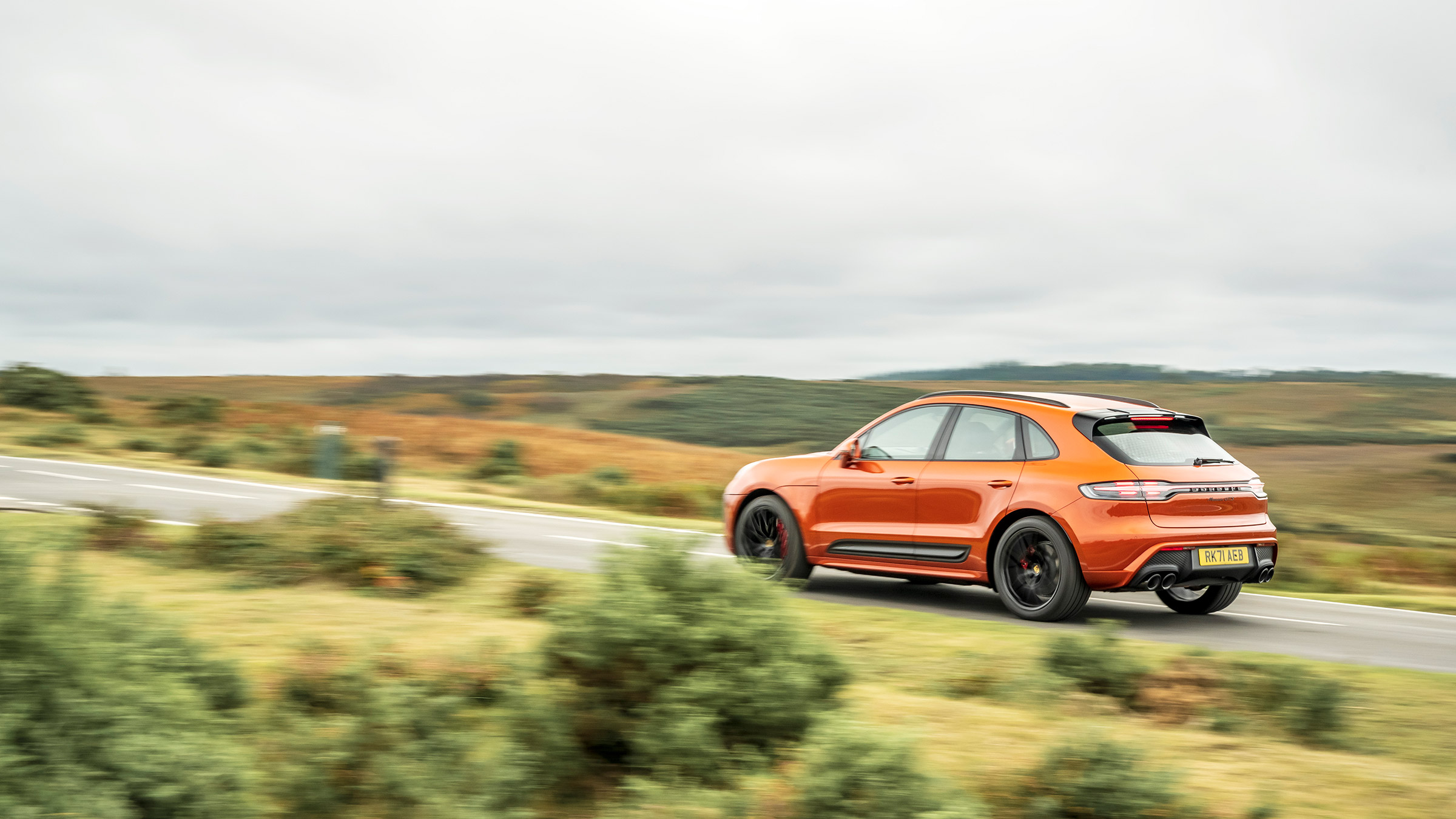 Porsche Macan GTS MY21 – rear cornering