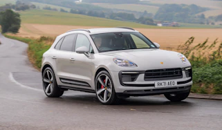 Porsche Macan S MY21 – front cornering