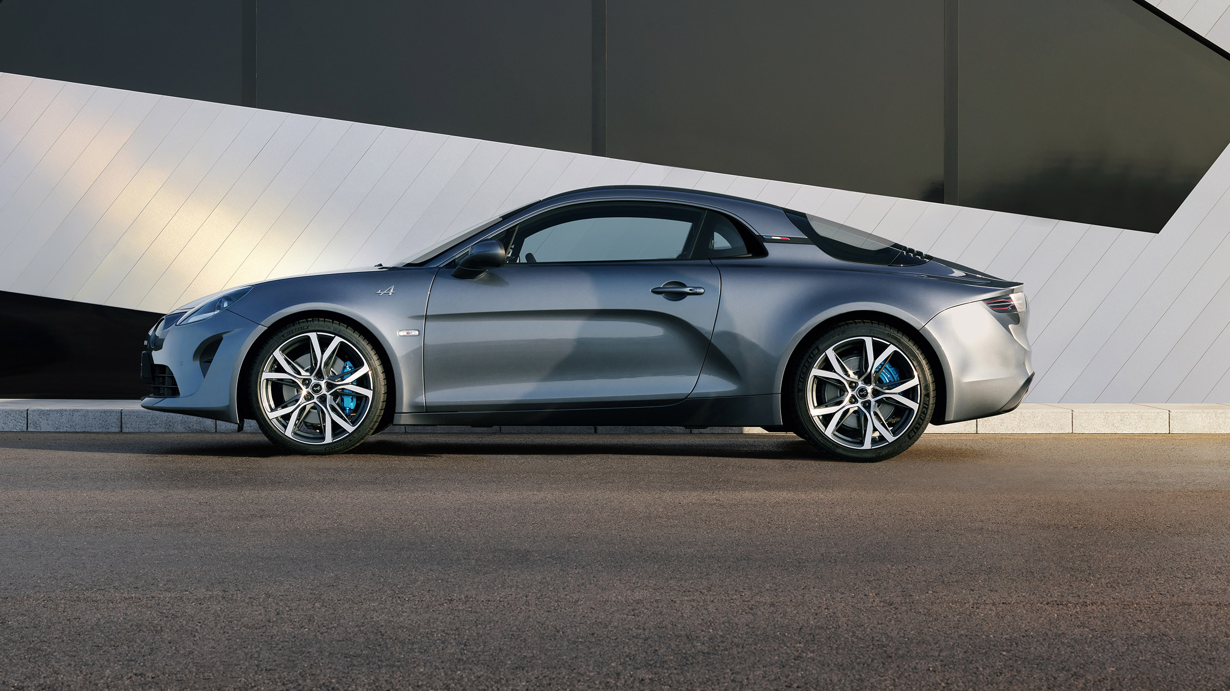 Alpine A110 GT – side