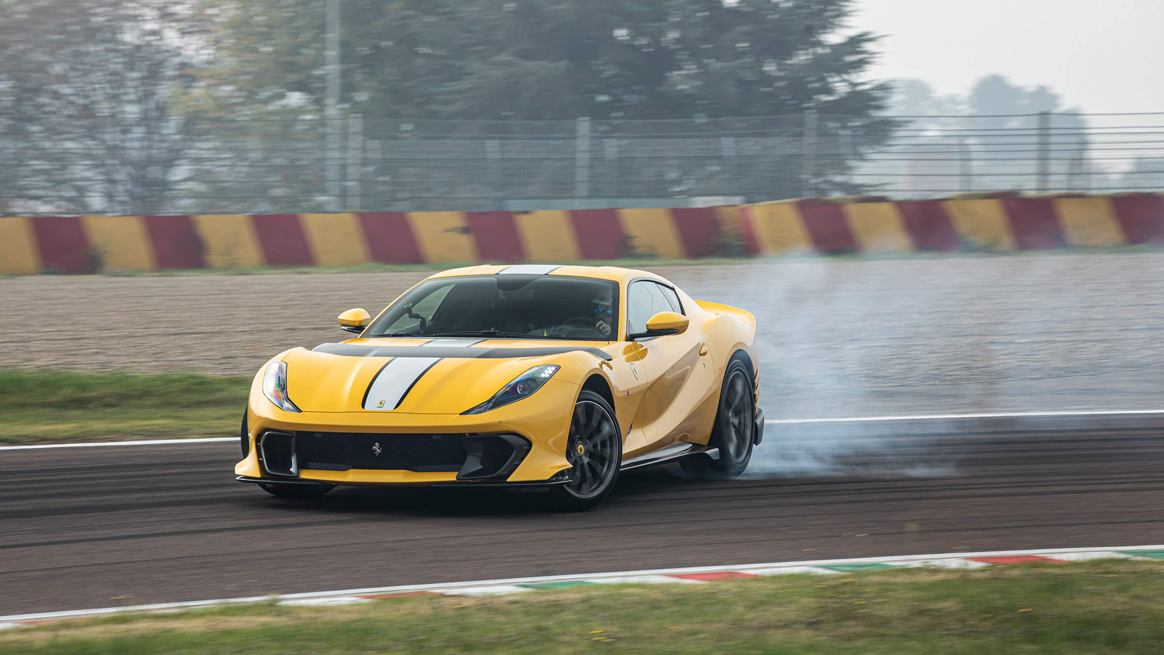 Ferrari 812 Competizione – evo slide