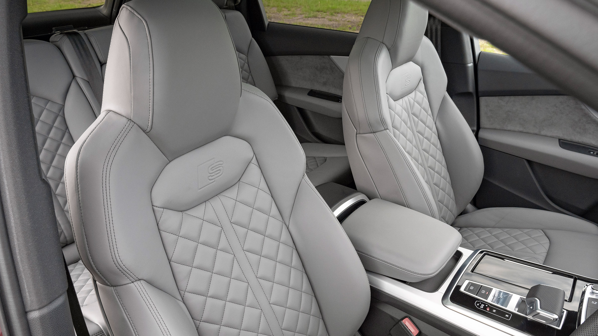 Audi SQ7 2022 – seats