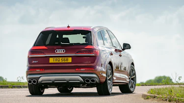 Audi SQ7 2022 – rear cornering