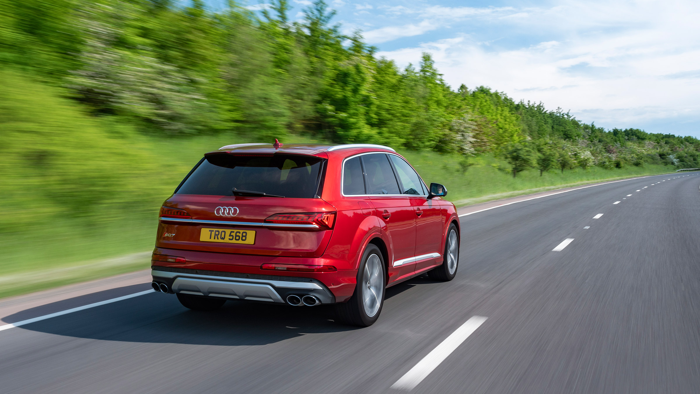 Audi SQ7 2022 – rear tracking