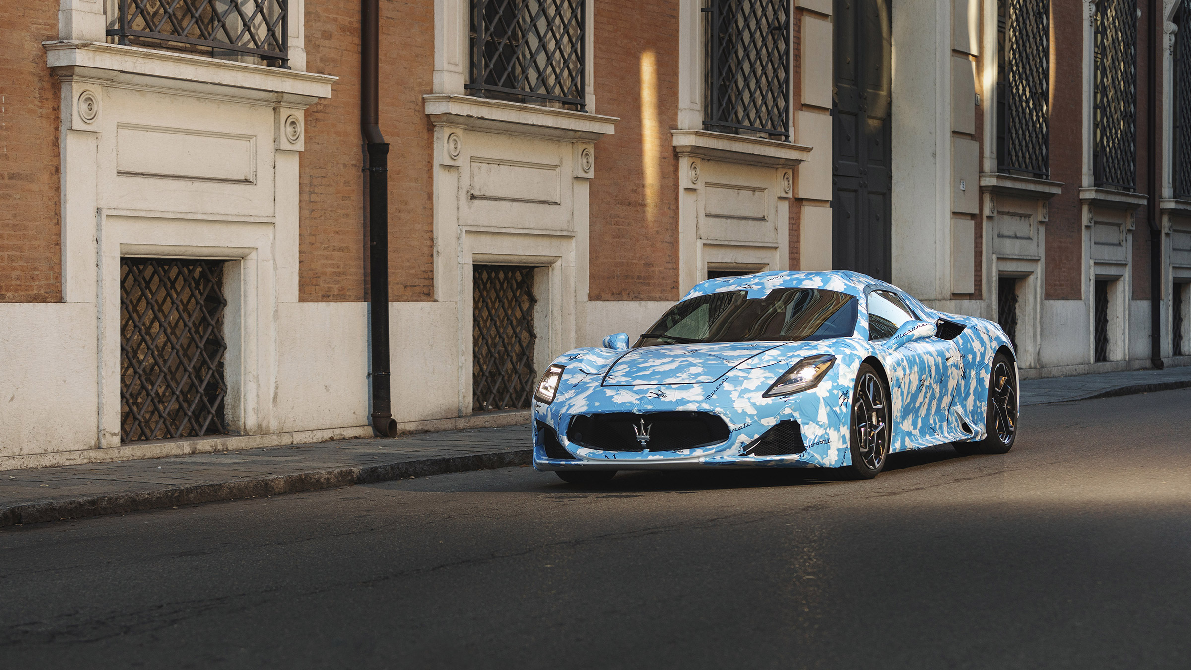 Maserati MC20 convertible – static