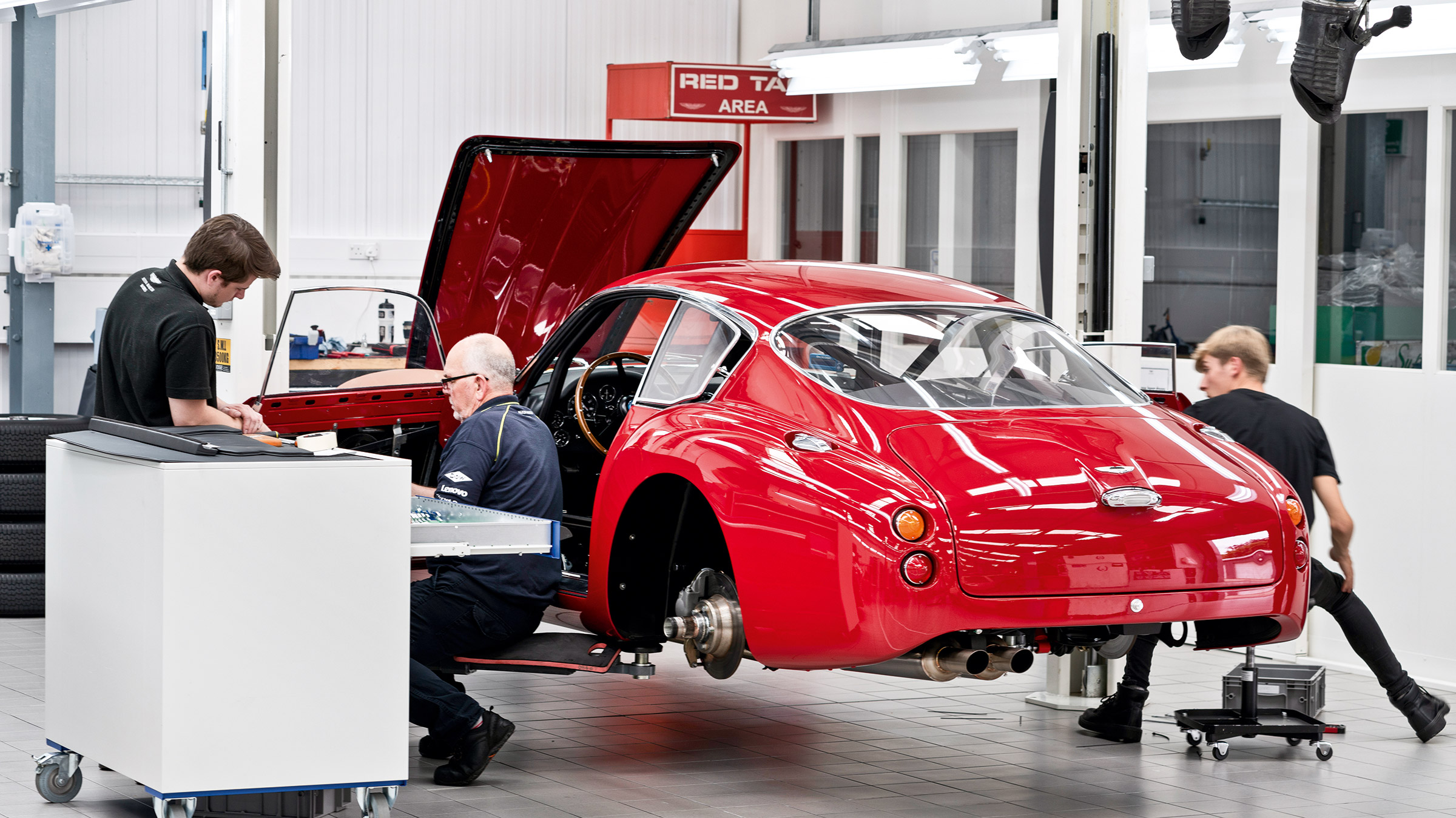 Aston Martin DB4 GT Zagato Continuation (build) – rear