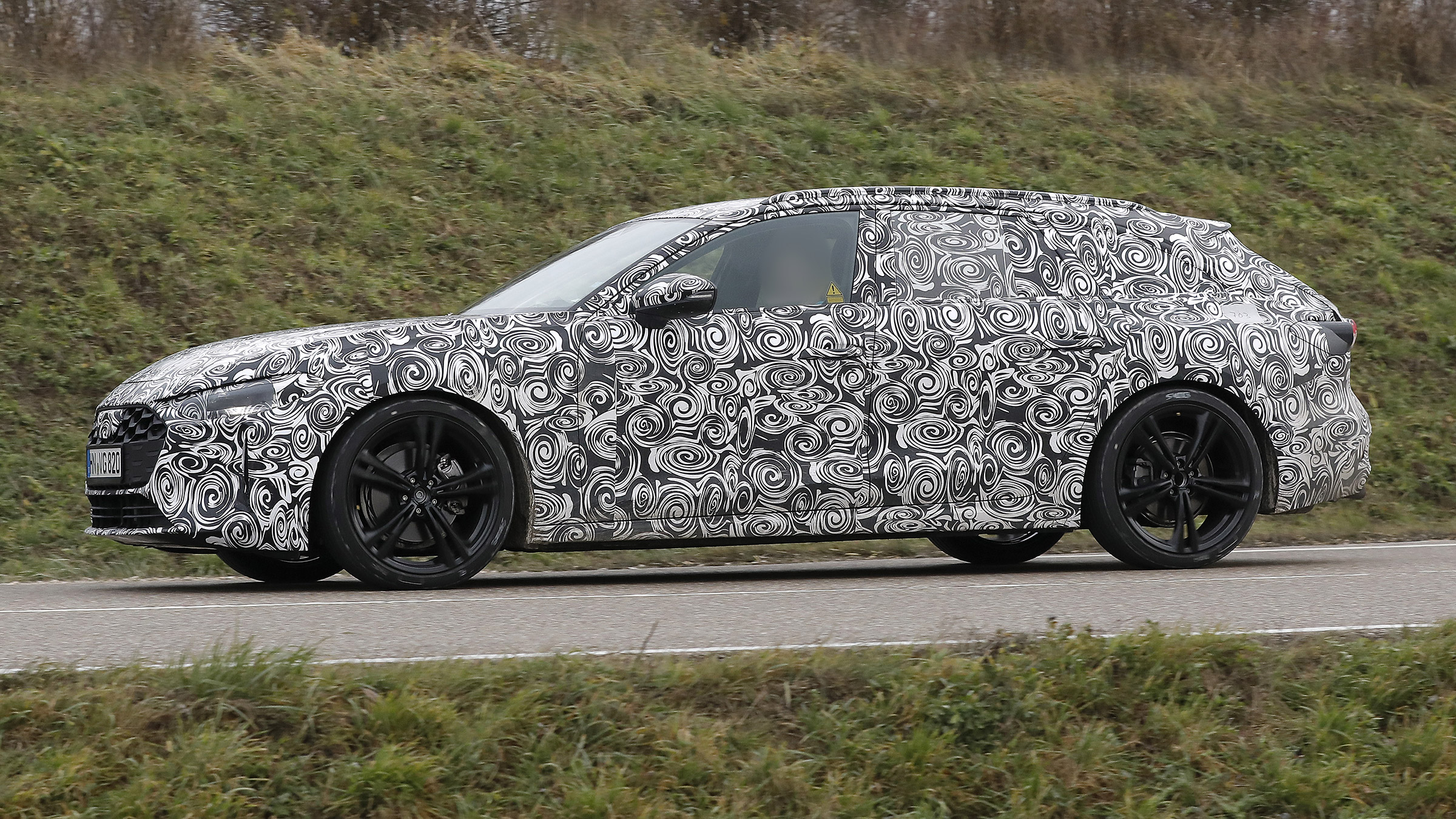 Audi A4 Avant prototype – side