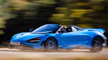 McLaren 765LT Spider – pan2