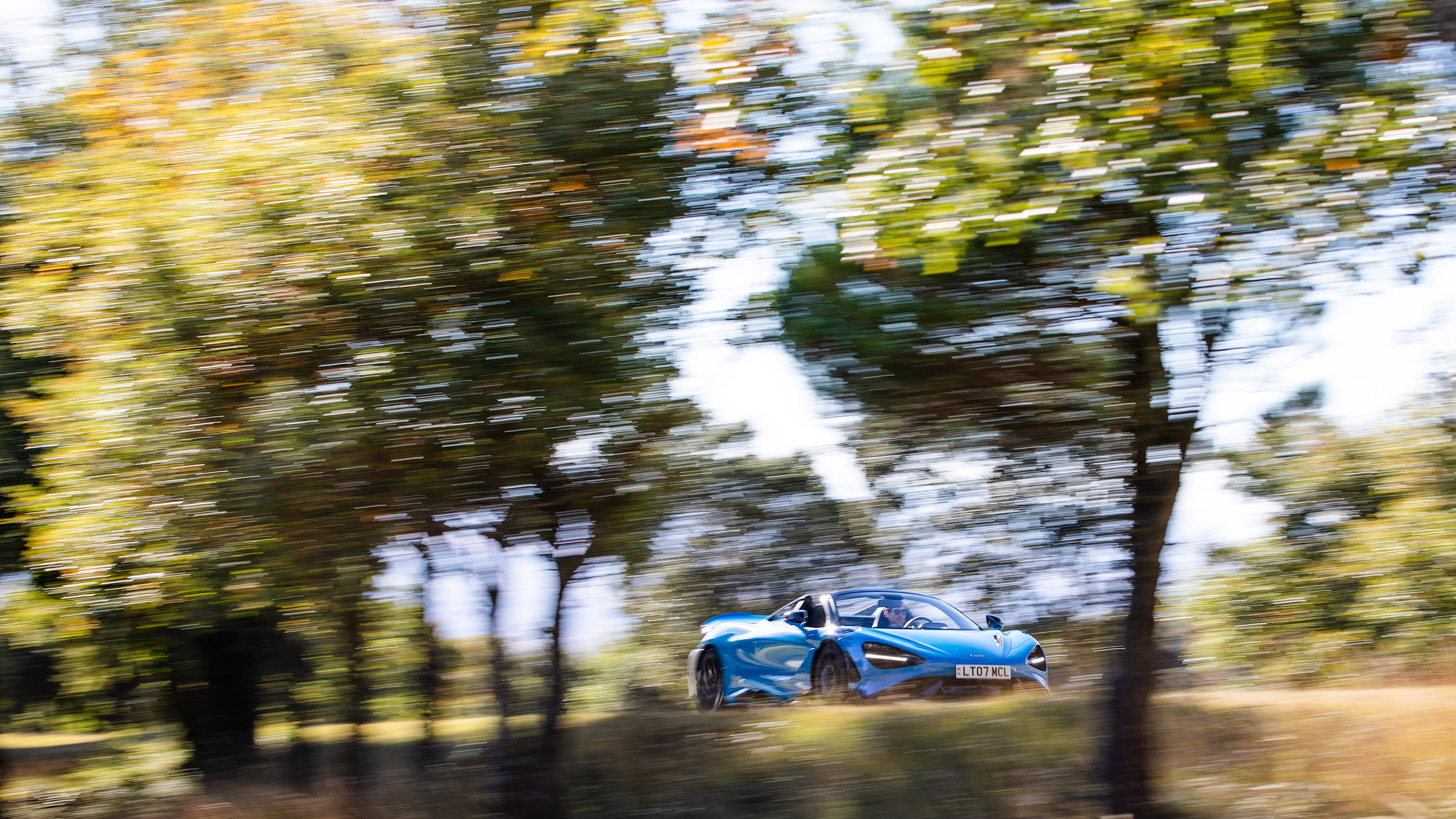 McLaren 765LT Spider – pan 2
