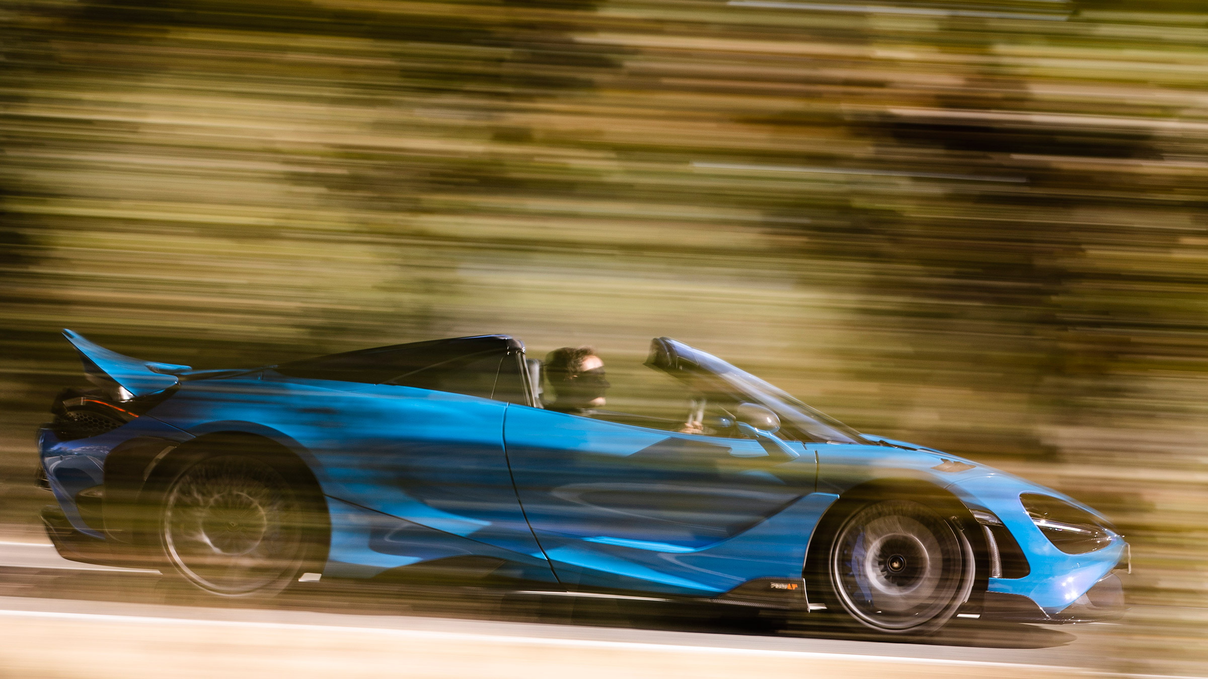 McLaren 765LT Spider – side