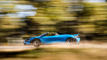 McLaren 765LT Spider – side profile
