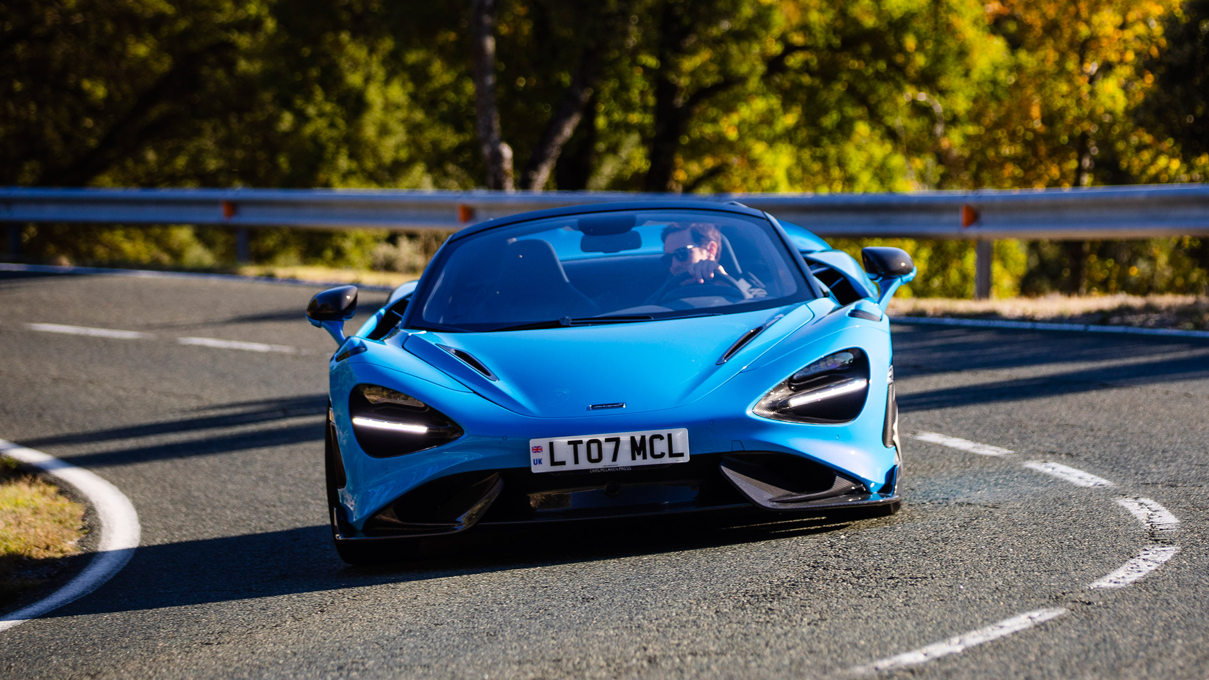McLaren 765LT Spider – cornering