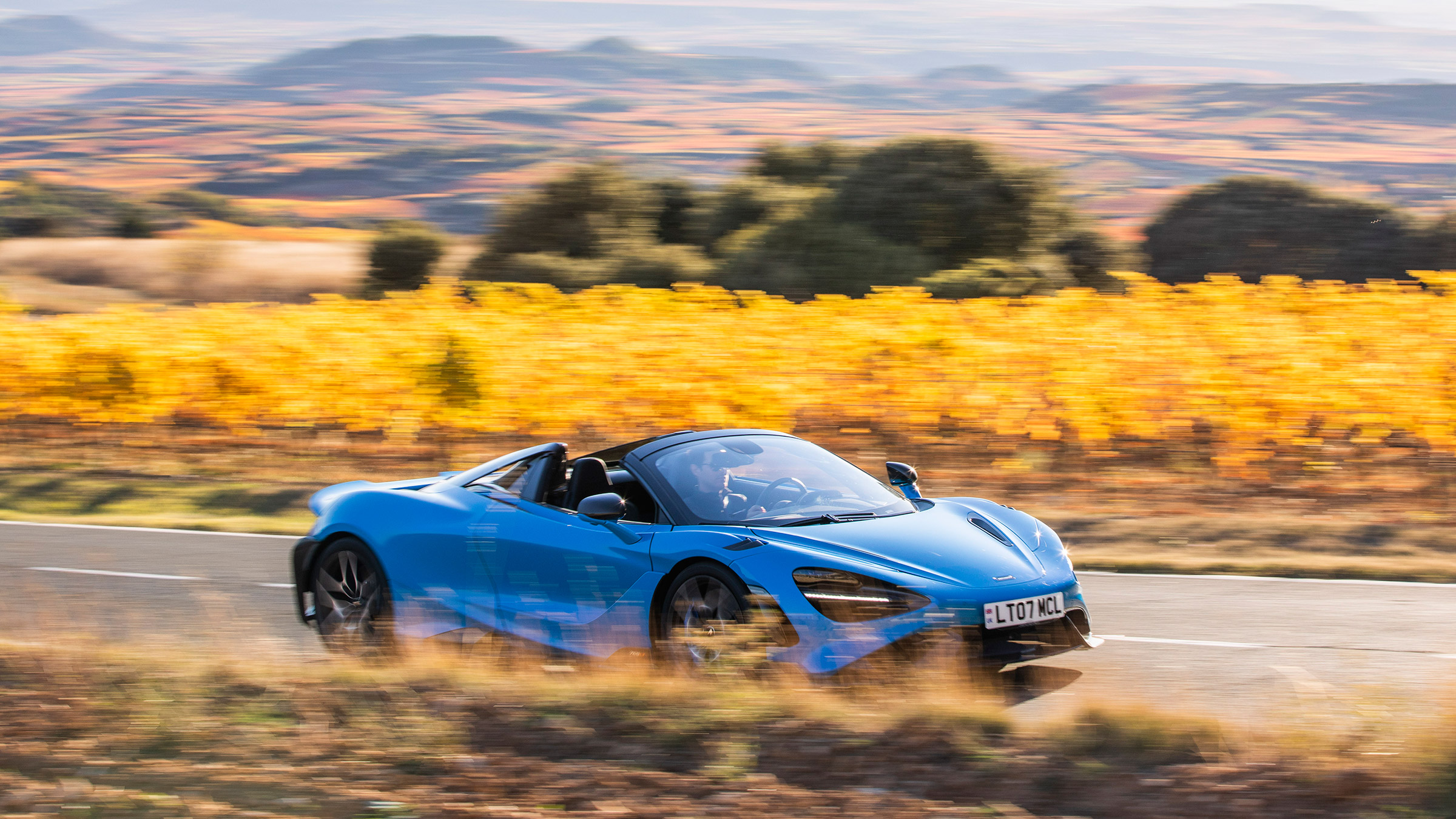 McLaren 765LT Spider – pan