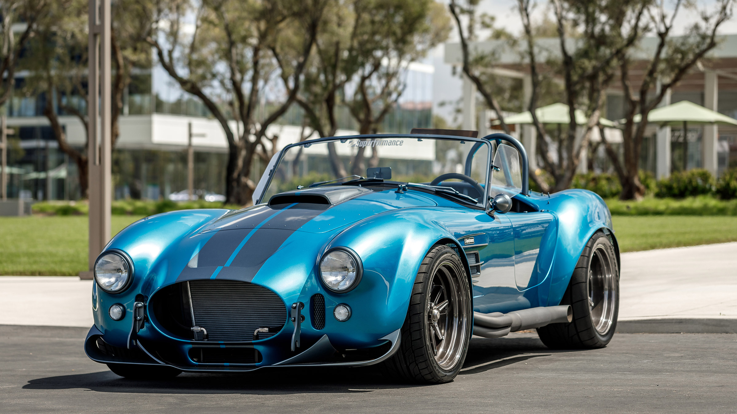 Shelby Cobra MkIII-R – front quarter