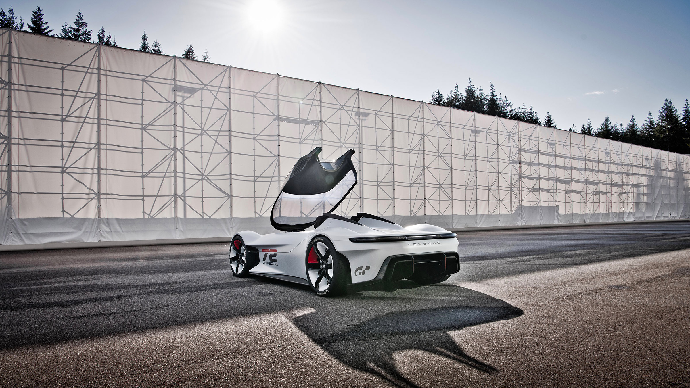 Porsche Vision Gran Turismo concept – visor up