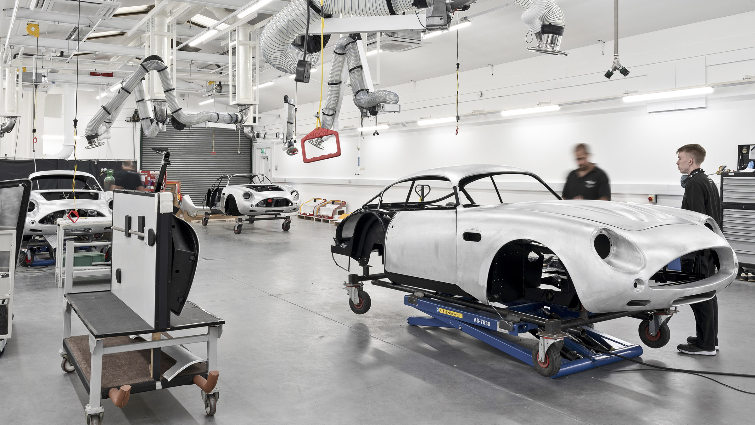 Aston Martin DB4 GT Zagato Continuation (build) – quarter