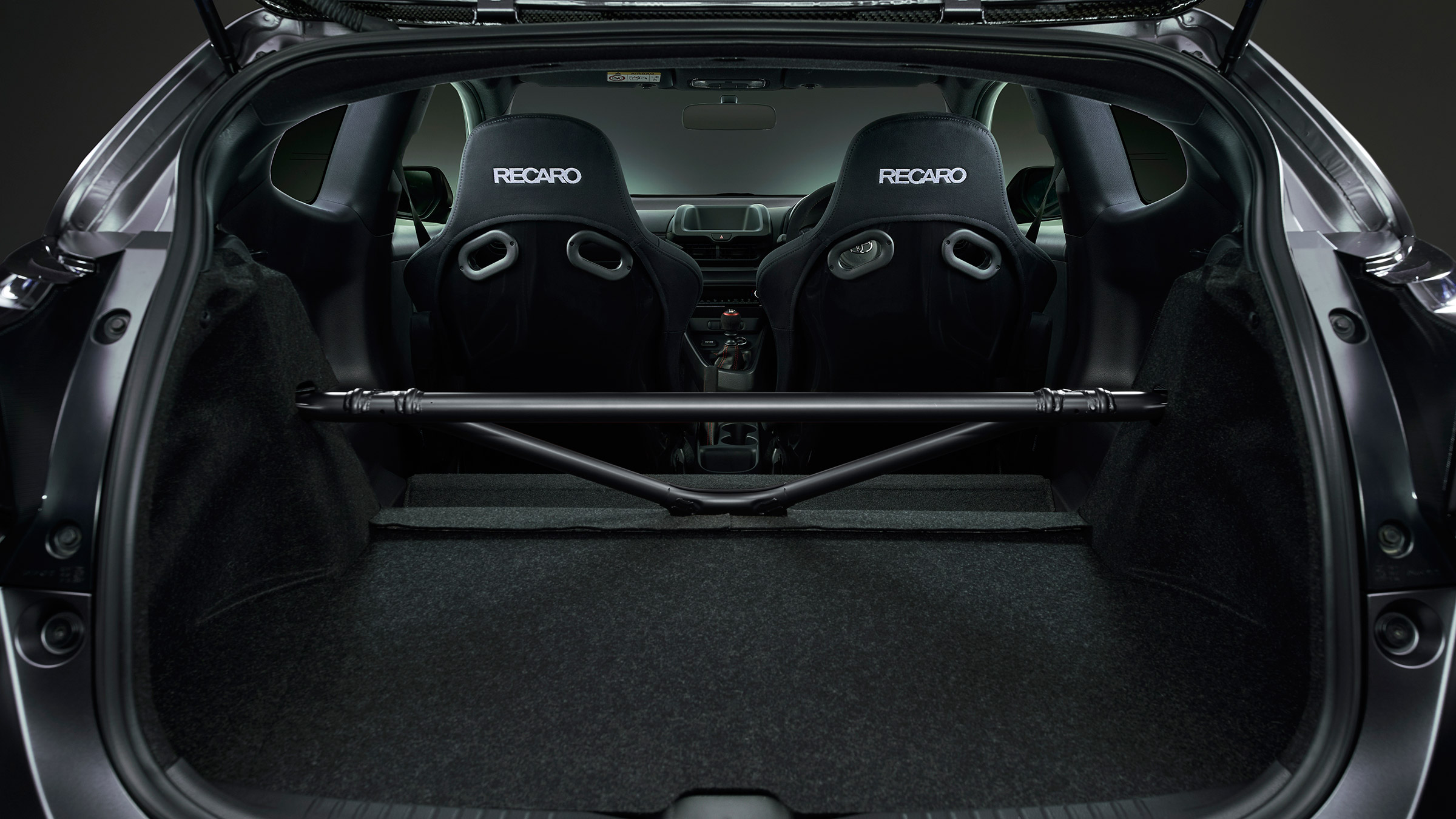 Toyota GRMN Yaris – rear brace