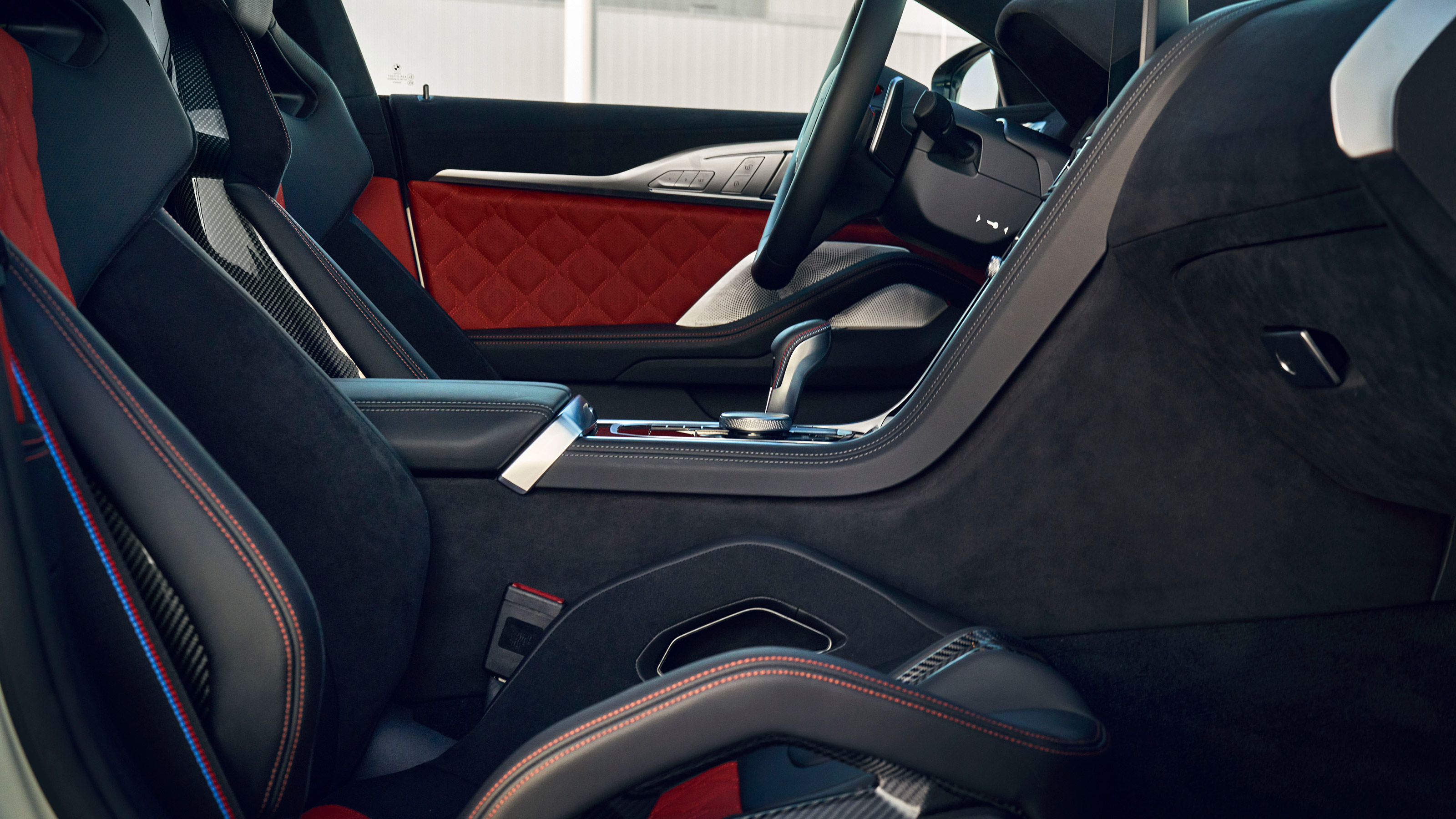 2022 BMW M8 Competition