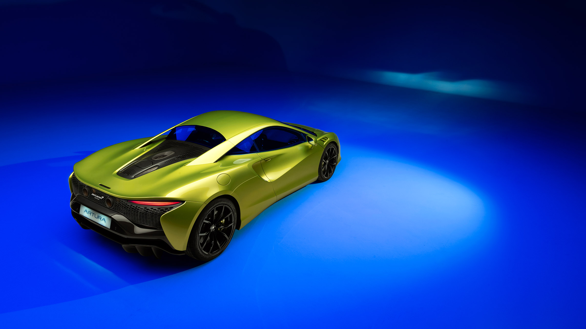 McLaren Artura evo studio shoot – rear tall