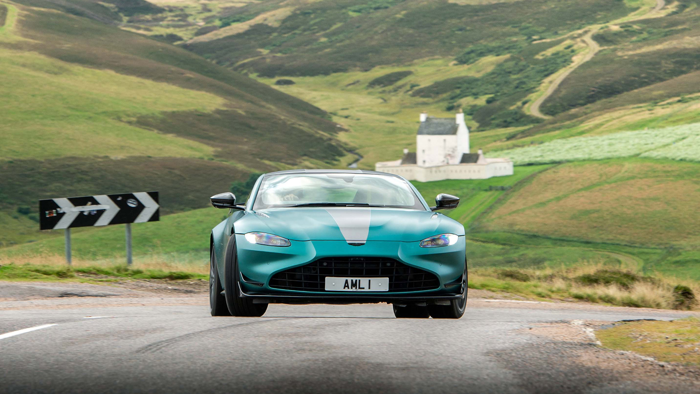 Aston Martin Vantage F1 edition – slide
