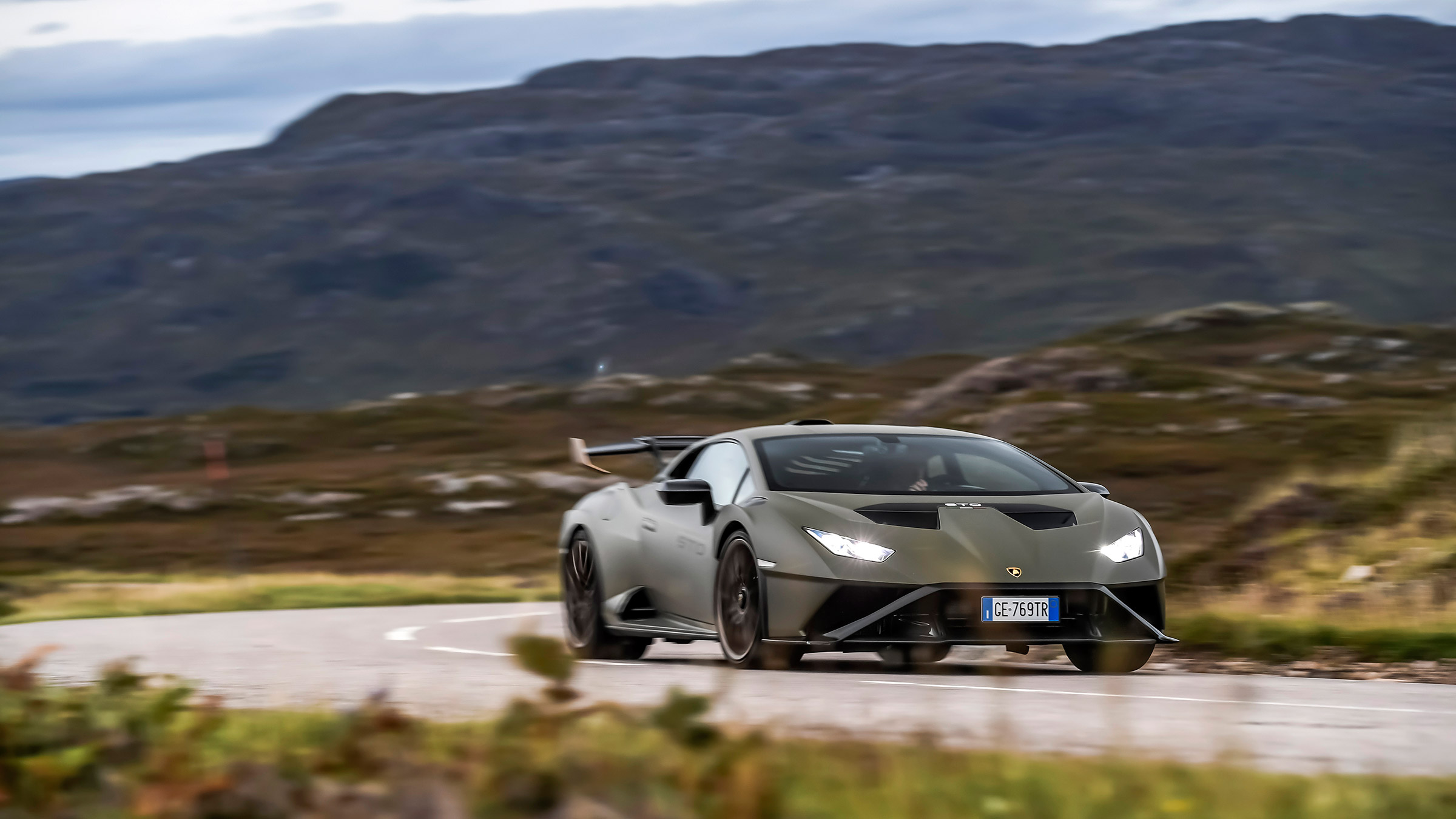 Lamborghini Huracan STO eCoty – front cornering 
