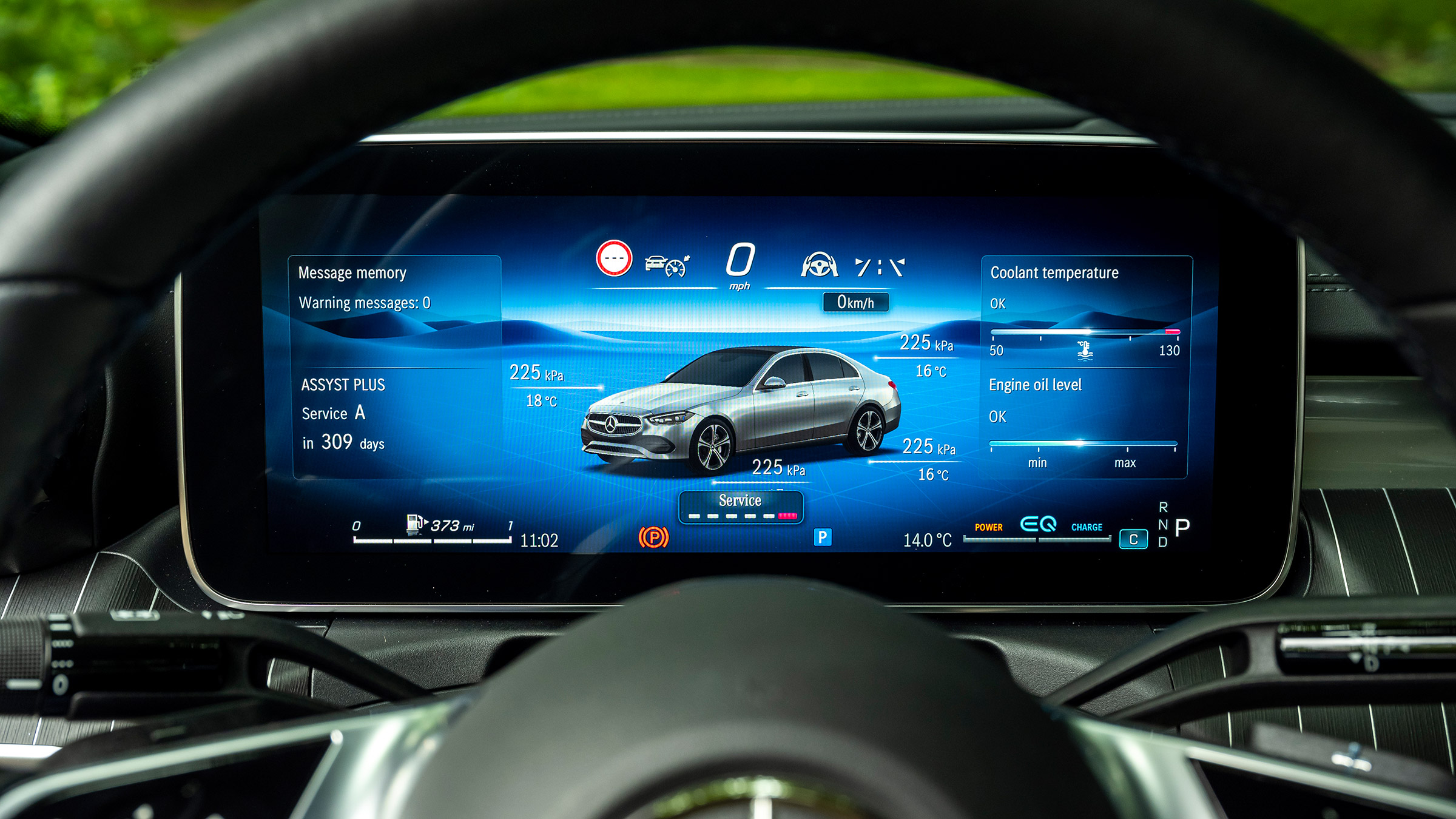 Mercedes-Benz C-class – 2022 dials