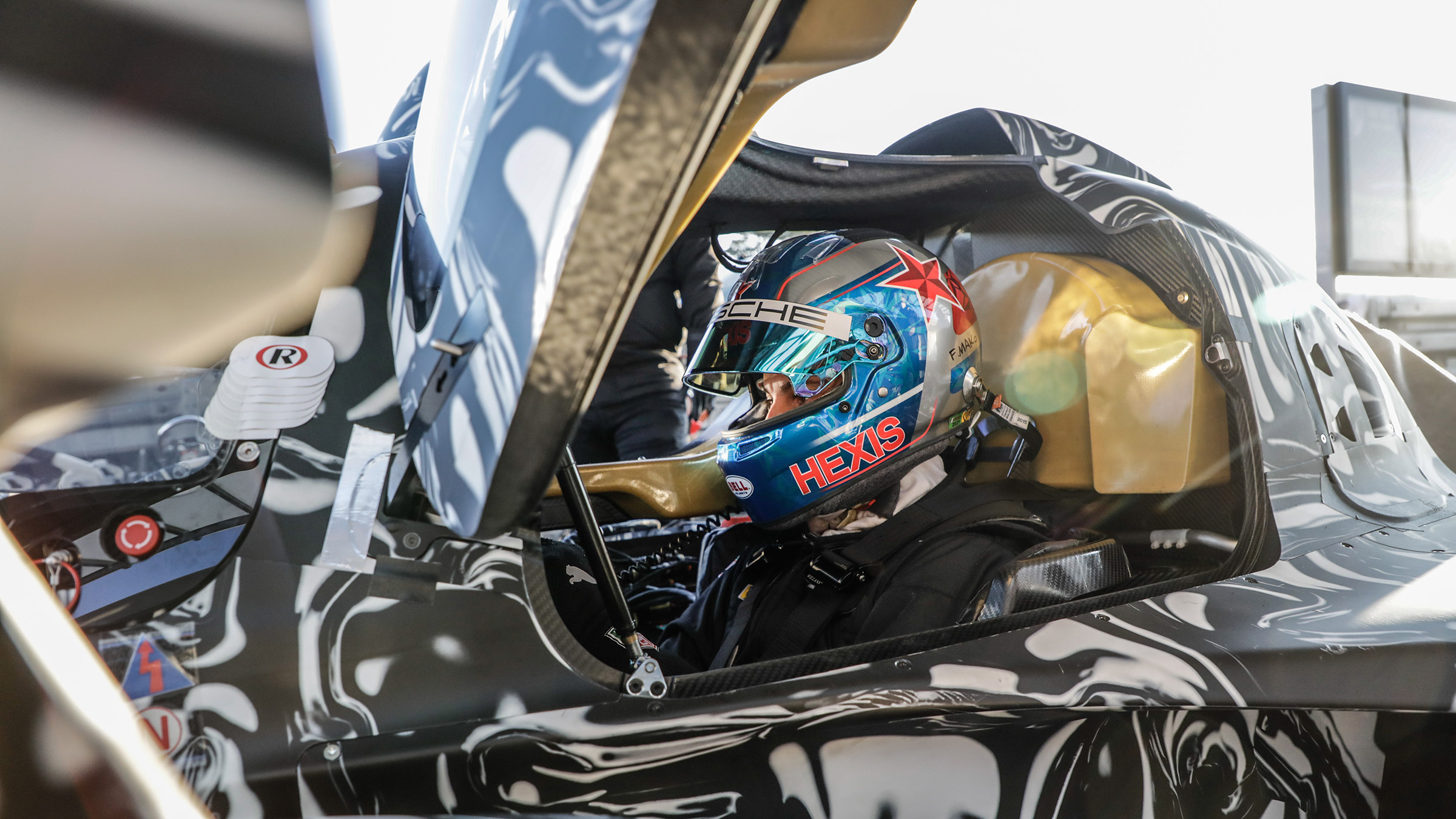 Porsche LMDh racer – cabin