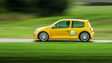 Renault Clio V6