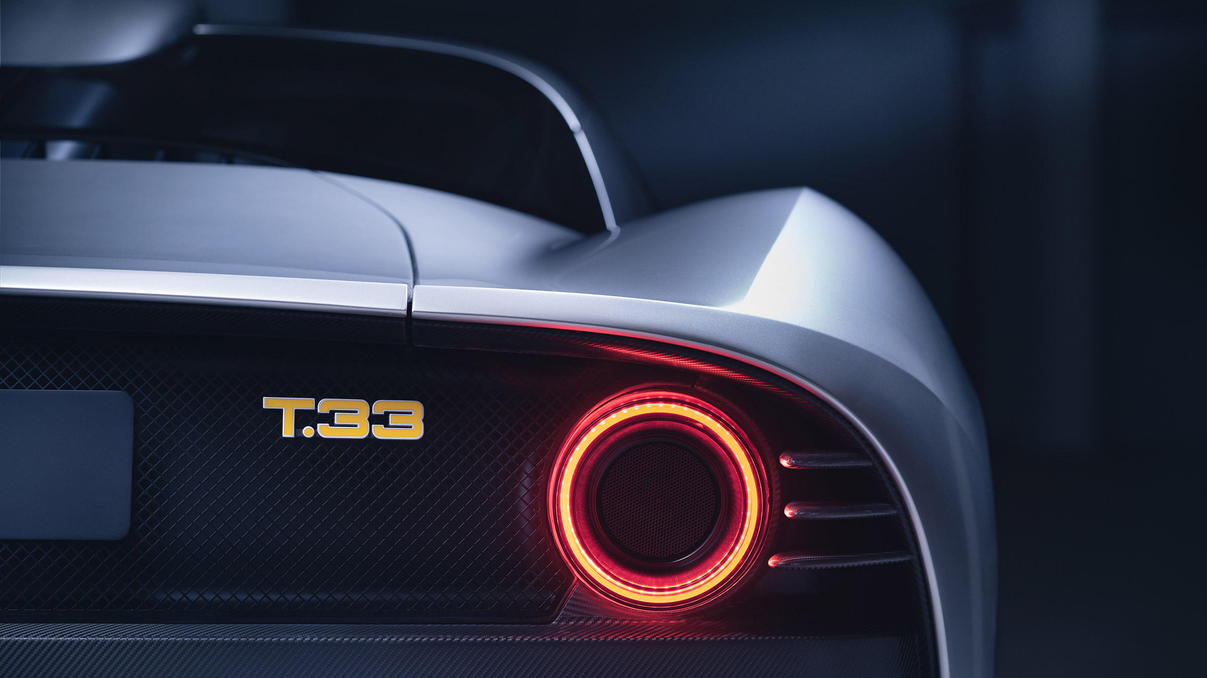 GMA T33 studio – rear light