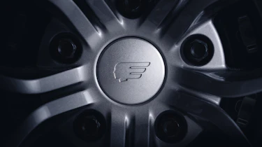 GMA T33 studio – wheel centre