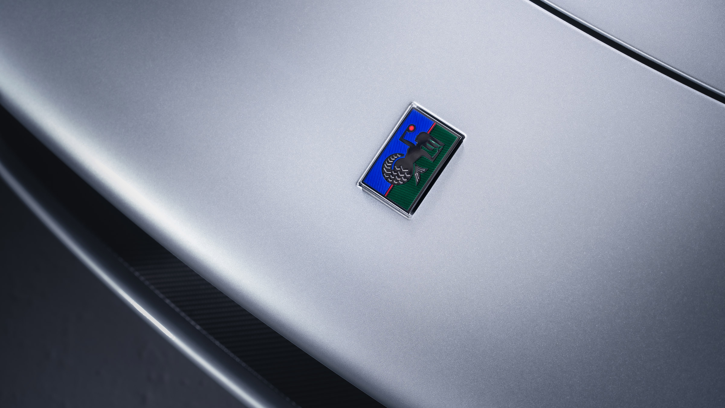 GMA T33 studio – badge