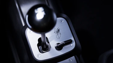 GMA T33 studio – gear selector
