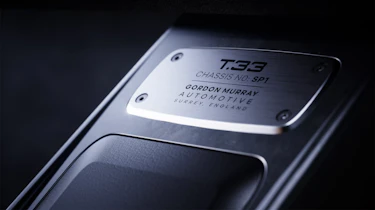 GMA T33 studio – plate
