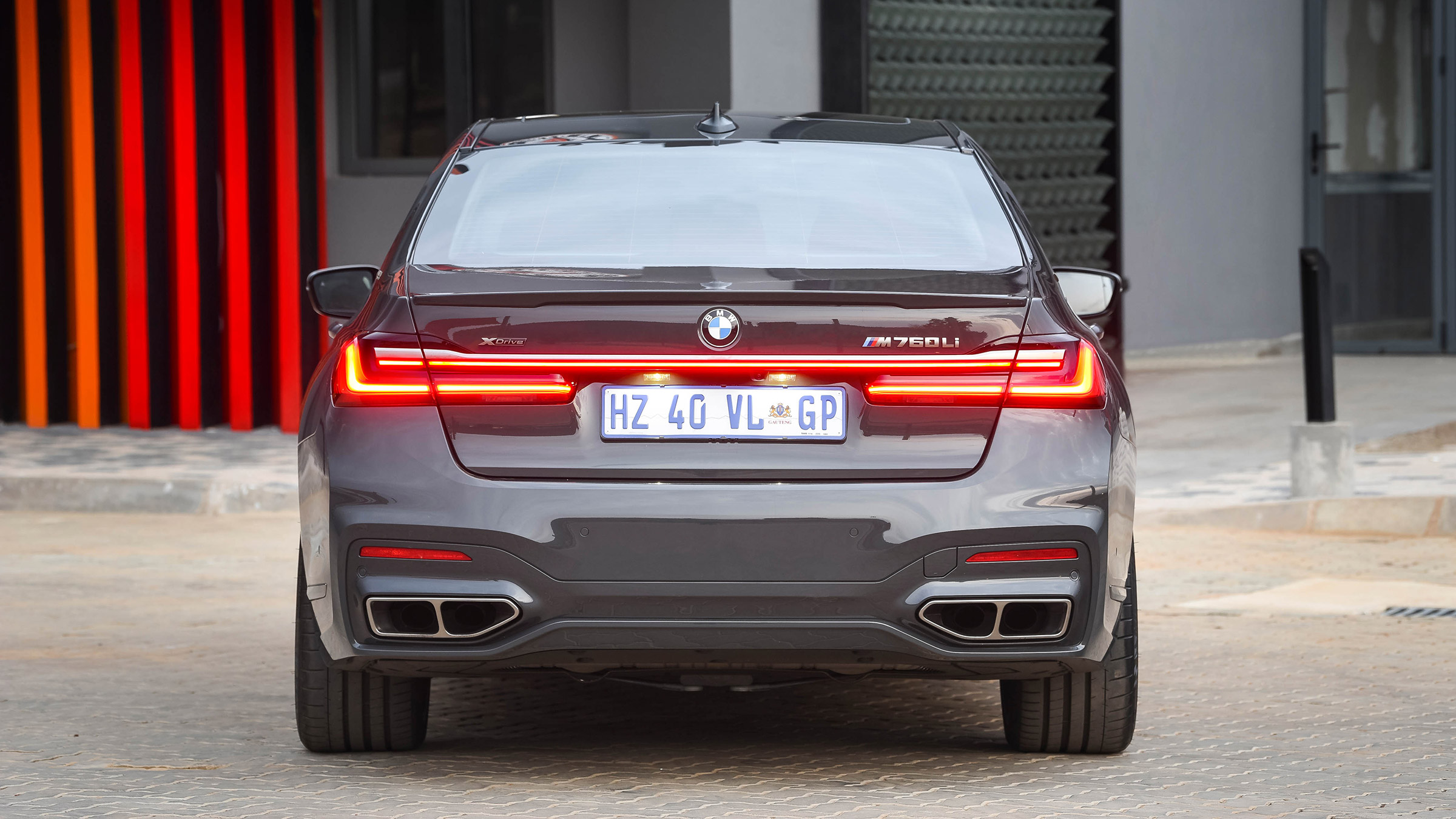 BMW M760Li – rear