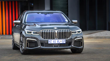 BMW M760Li – front quarter