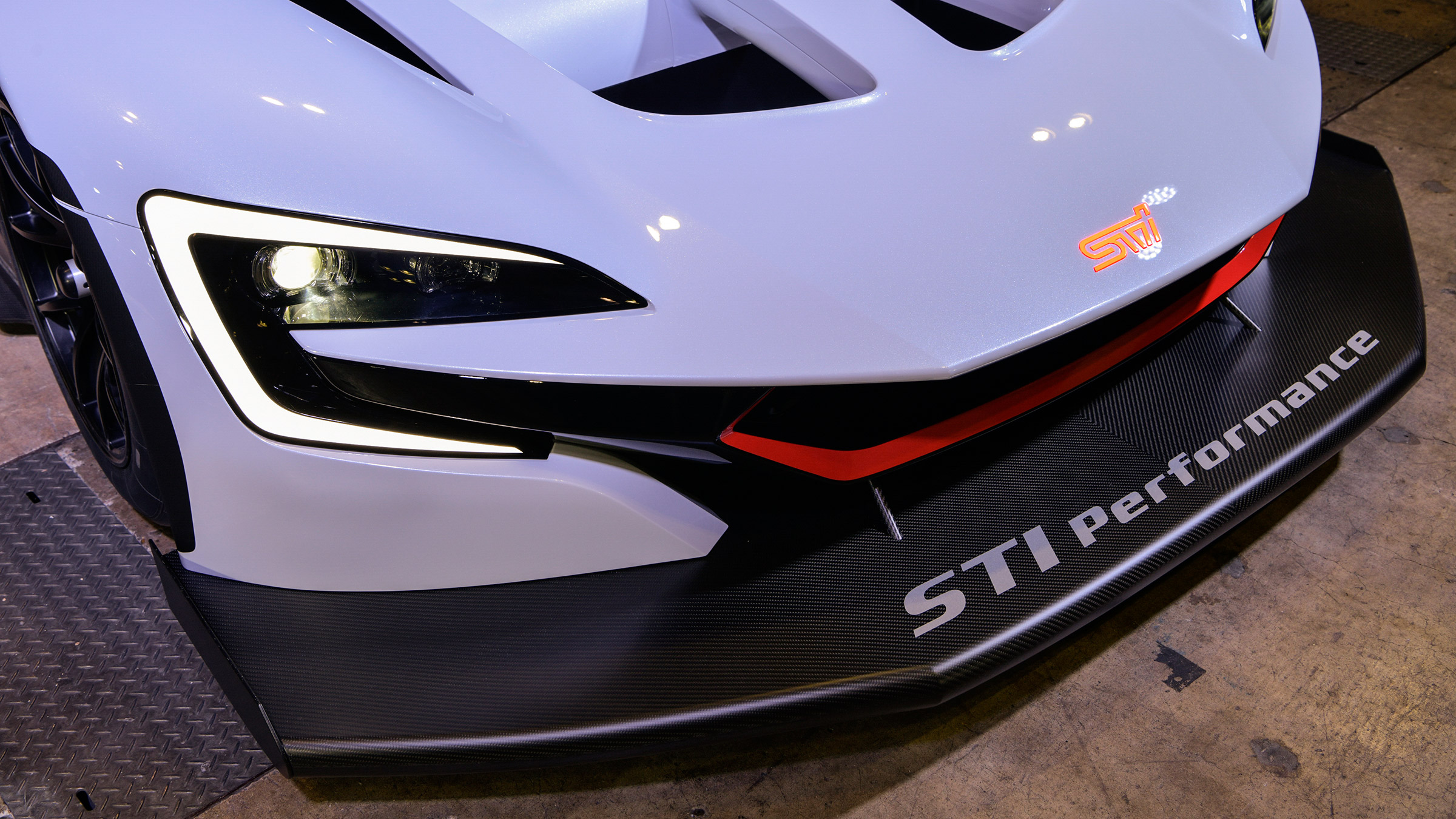 Subaru STI E-RA Concept – nose