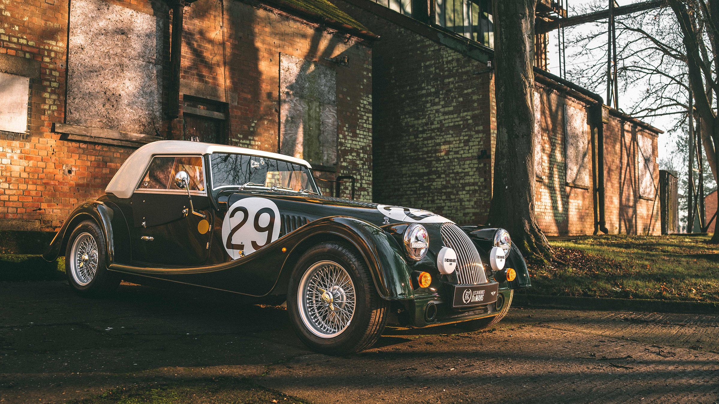 Morgan Plus Four LM62 – front reverse 