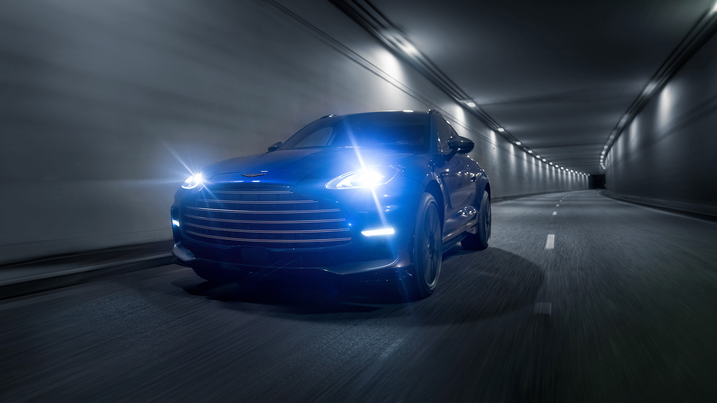 Aston Martin DBX707 – front tracking