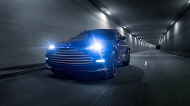 Aston Martin DBX707 – front tracking