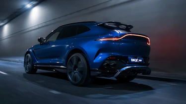 Aston Martin DBX707 – rear tracking