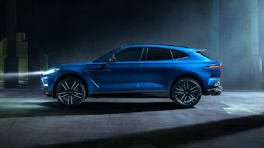 Aston Martin DBX707 – side static