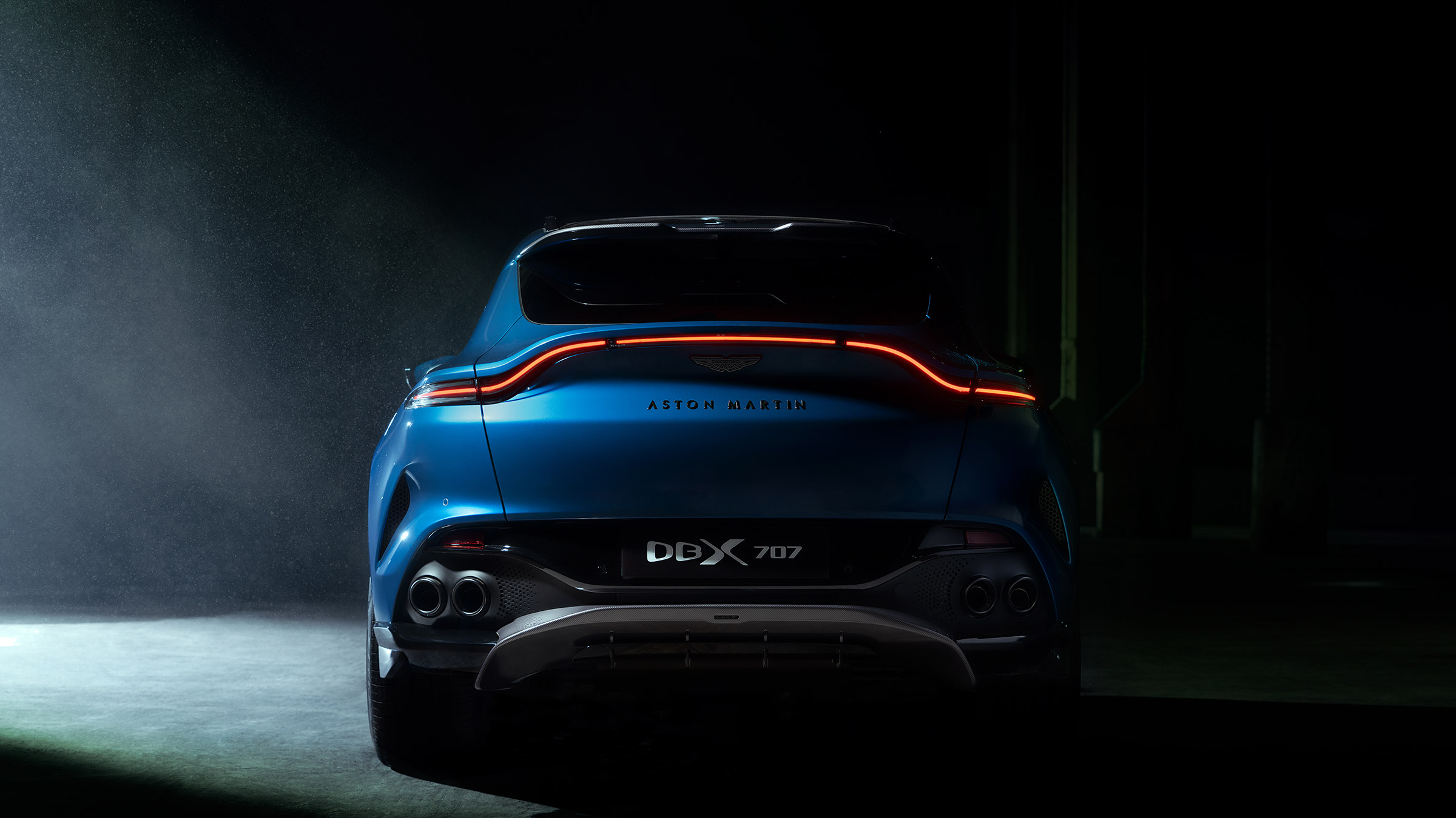 Aston Martin DBX707 – rear tailgate