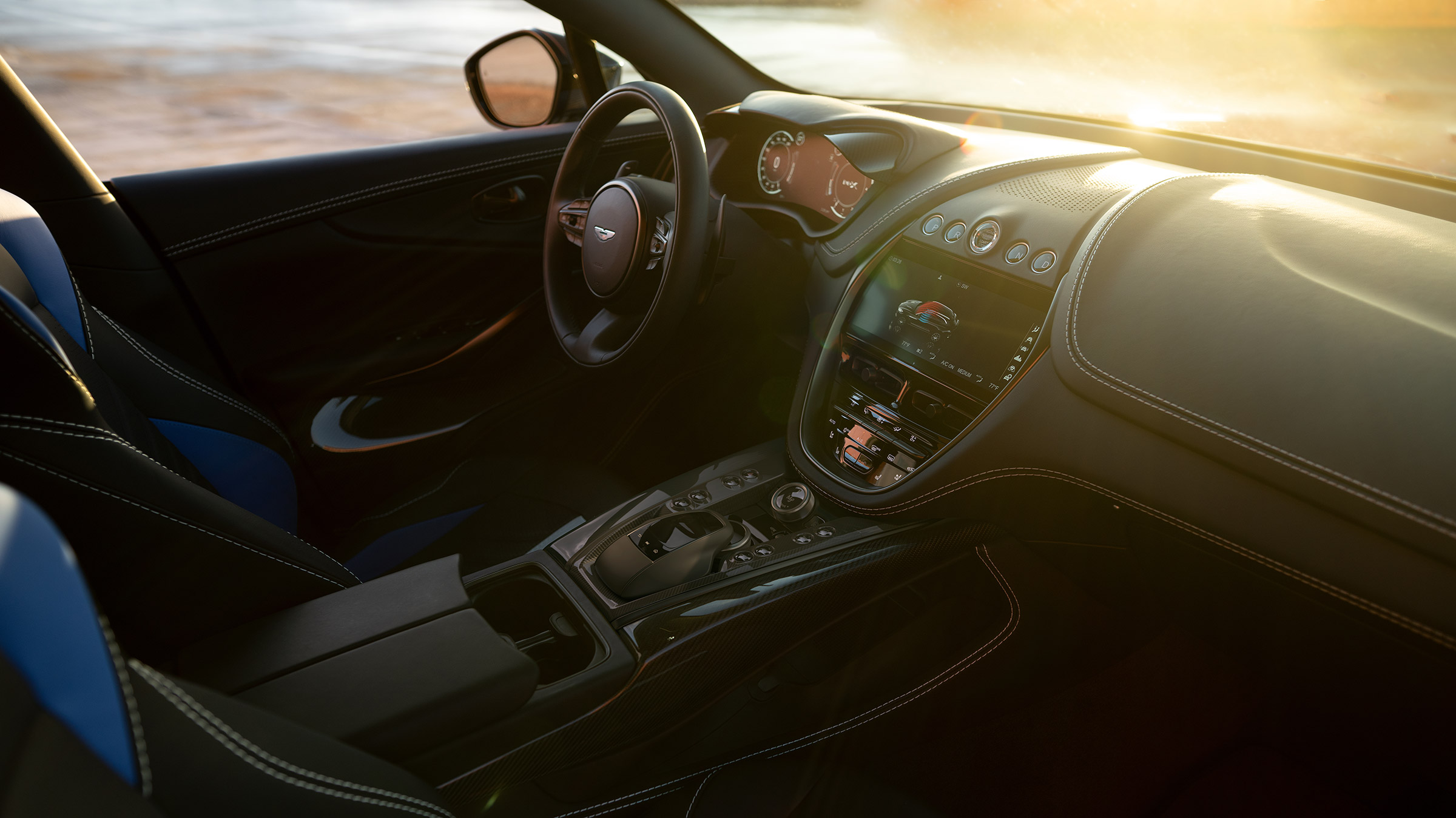 Aston Martin DBX707 – dash